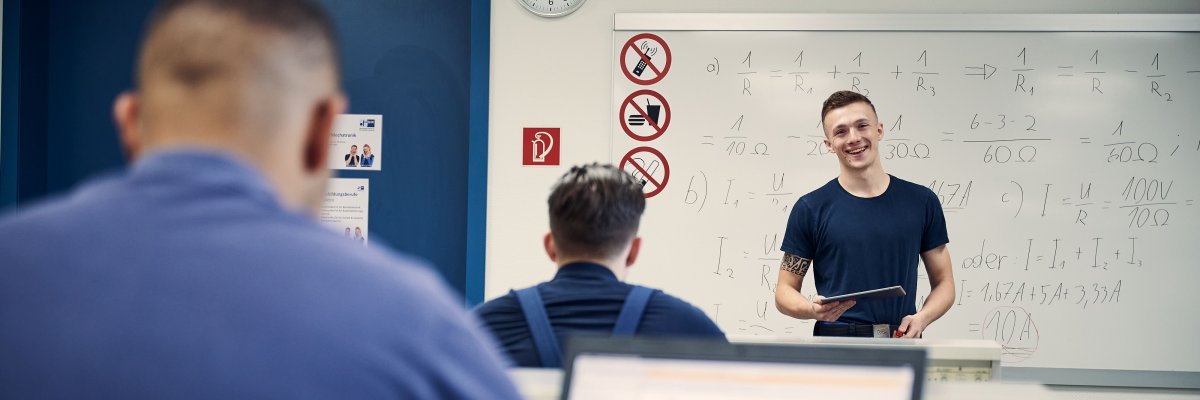 Umschulung im IHK-Bildungszentrum in Bonn Umschulung im IHK-Bildungszentrum in Bonn