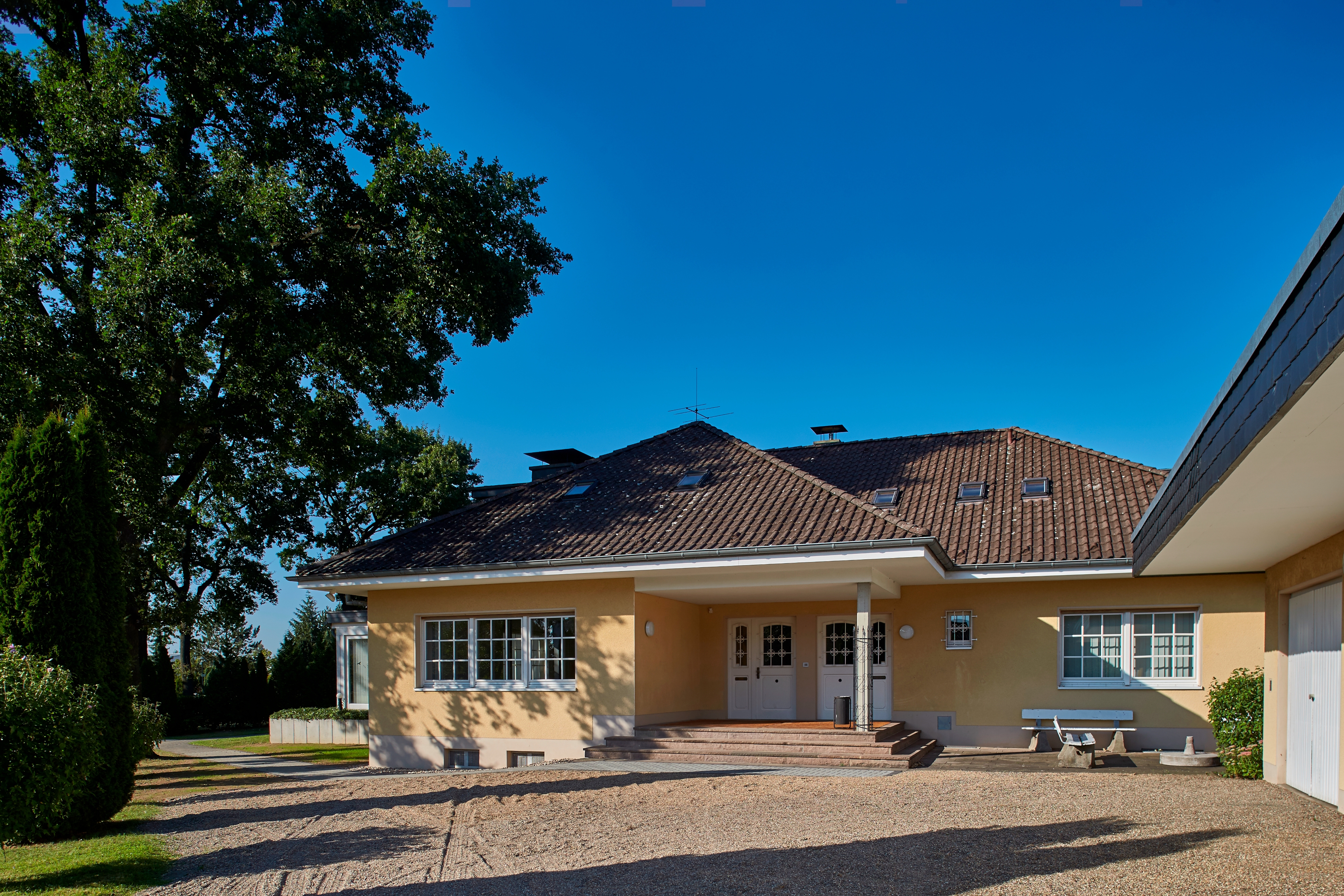 Dual studieren im IHK-Bildungszentrum Bonn/Rhein-Sieg Dual studieren im IHK-Bildungszentrum Bonn/Rhein-Sieg