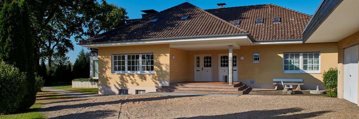 Dual studieren im IHK-Bildungszentrum Bonn/Rhein-Sieg Dual studieren im IHK-Bildungszentrum Bonn/Rhein-Sieg